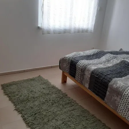 Mulato Utca 1, 8 Szemelyre Vonyarcvashegy